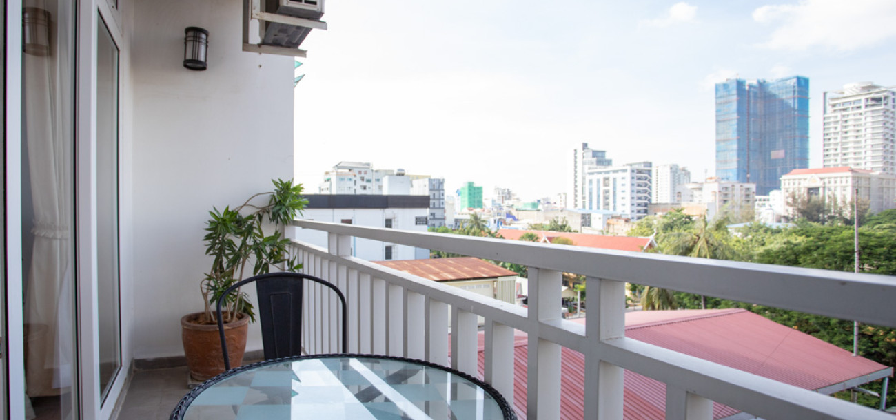 Studio Room Apartment For Rent - BKK1, Phnom Penh-4