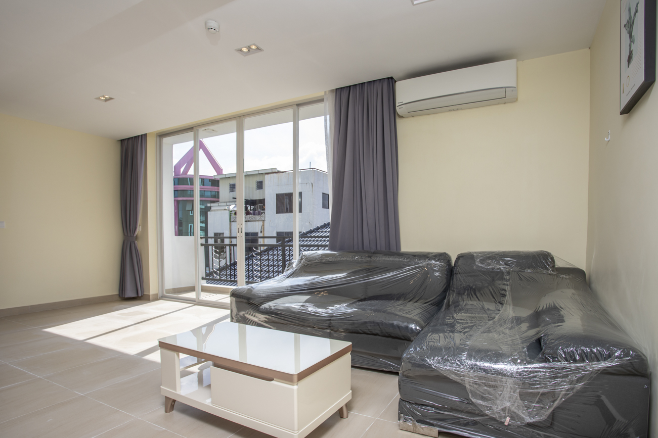2 Bedroom Services Apartment For Rent - Tonle Bassac, Phnom Penh-1